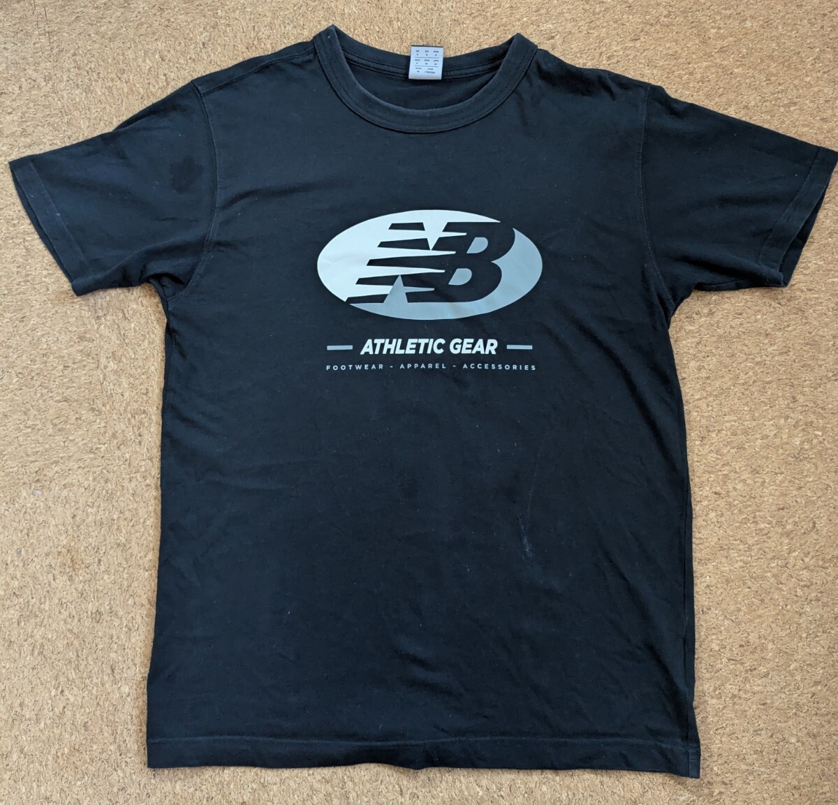 New Balance ブラック Tシャツ Sサイズ拍卖