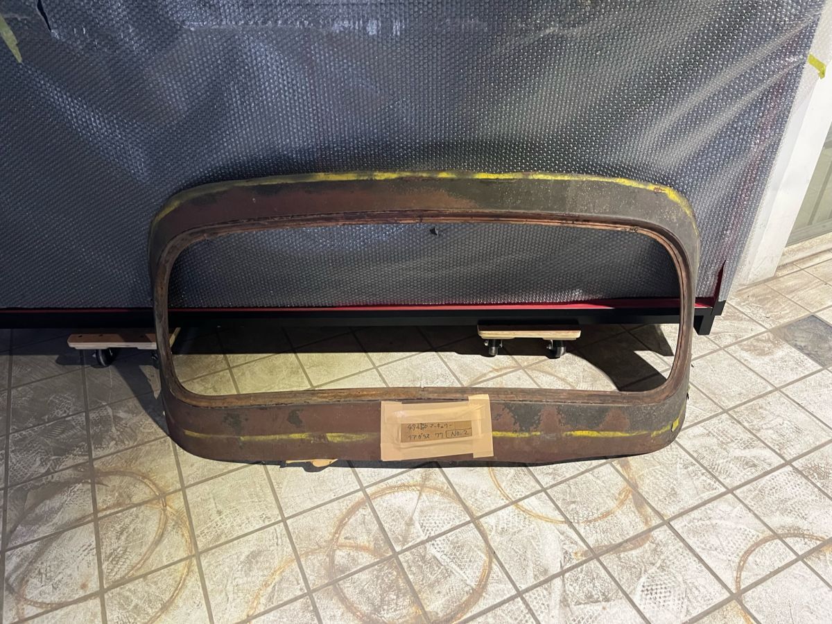 1949 1950 MERCURY マーキュリー KUSTOM CHOP マーキュリー チョップトップ 1951 リアガラス 窓枠 ウインドー 49 50 51 MERC チョップド拍卖