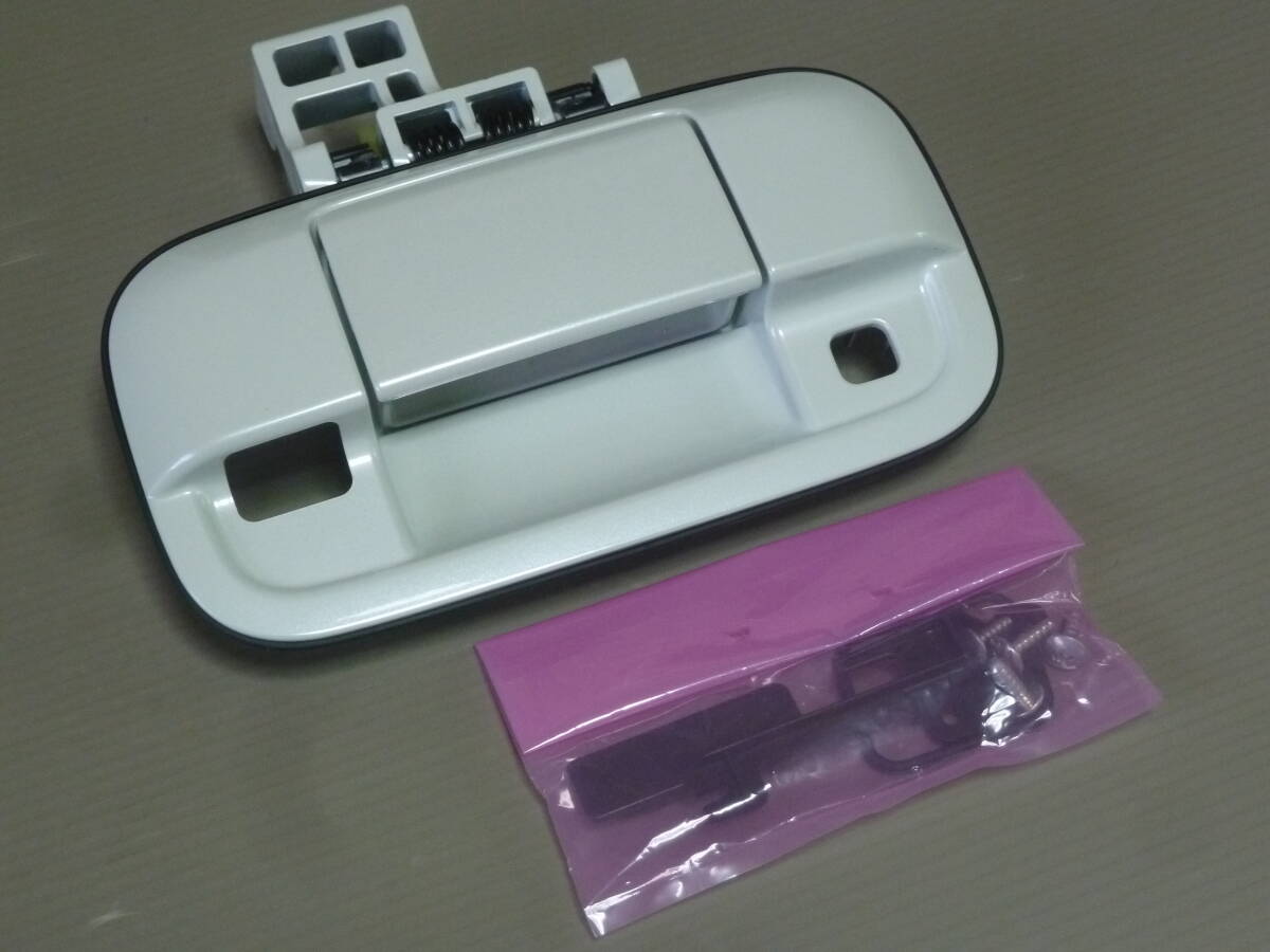 エブリイ DA17W DA17V スズキ純正 バックカメラ取付用ドアハンドル リクエストスイッチ有 Z7T パールホワイト 新品拍卖