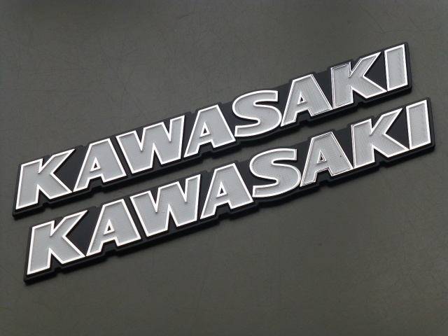 ネコポス カワサキ純正 汎用 KAWASAKIタンクエンブレム 左右セット 旧ロゴ 新品拍卖