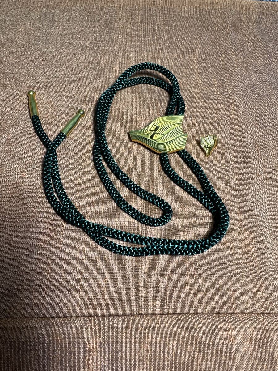 82年沖縄総合事務所設立10周年記念のループタイとネクタイピン 美品拍卖