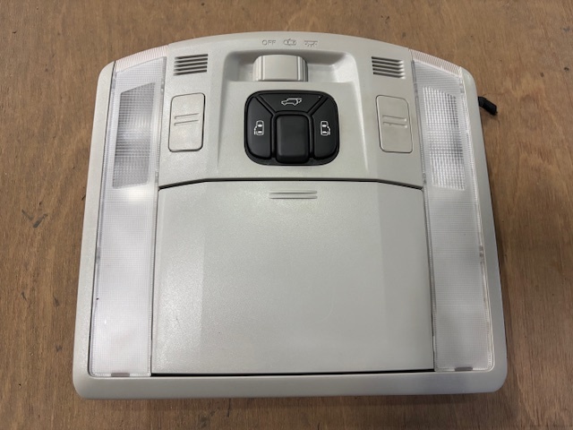 maML★トヨタ★アルファード★純正★ルームランプ ルームライト 室内灯★TOYOTA/ベルファイア/20系/部品取り車拍卖