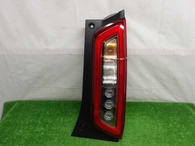 ホンダ/N WGN JH3 ノーマル用 右テールランプ LED スタンレーW4841 No.813728【品番 33500-TKR-N01】拍卖