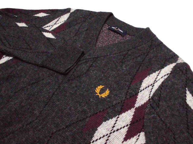 即決新品!!未使用FRED PERRY刺繍入り高品質ニットS【アーガイル】フレッドペリー上質素材Vネックセーター☆輸入販売元ヒットユニオン拍卖