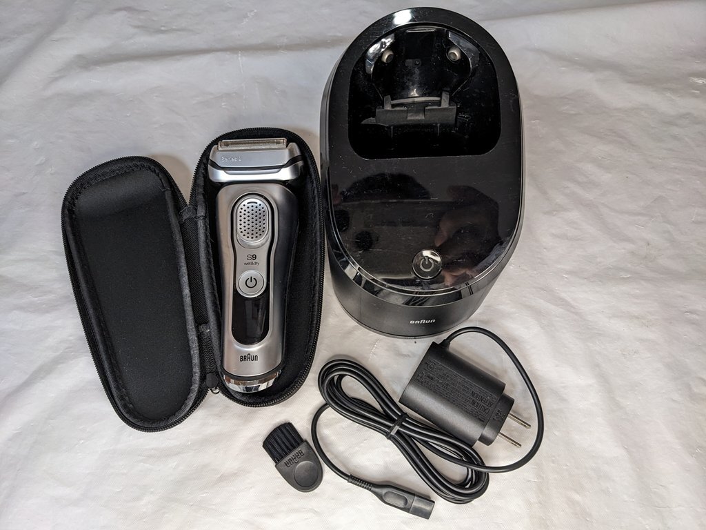 BRAUN ブラウン Series S9 電気シェーバー type5793 洗浄機付き拍卖