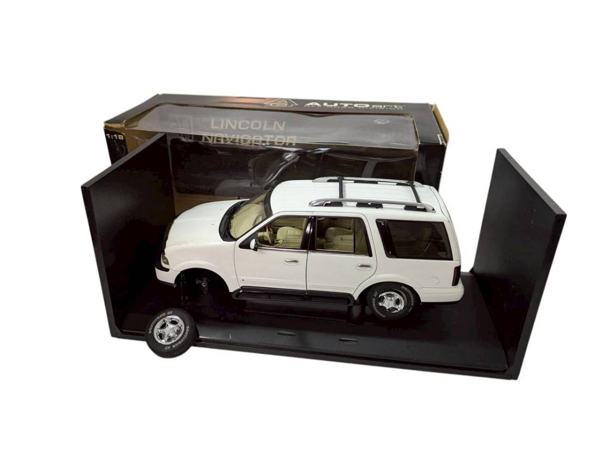 ■【ジャンク品】AUTOart/オートアート LINCOLN/リンカーン NAVIGATOR/ナビゲーター 1/18スケール おもちゃ (60696TT1)拍卖