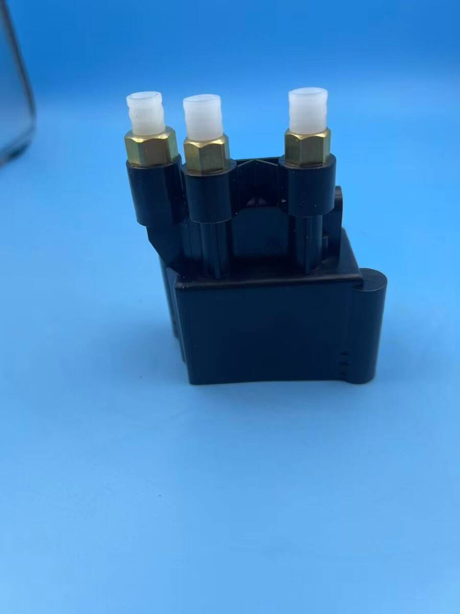 社外品BMW 5シリーズ ツーリング G31 F90 16-19 エアサス コンプレッサー 37206886721  37206874769拍卖
