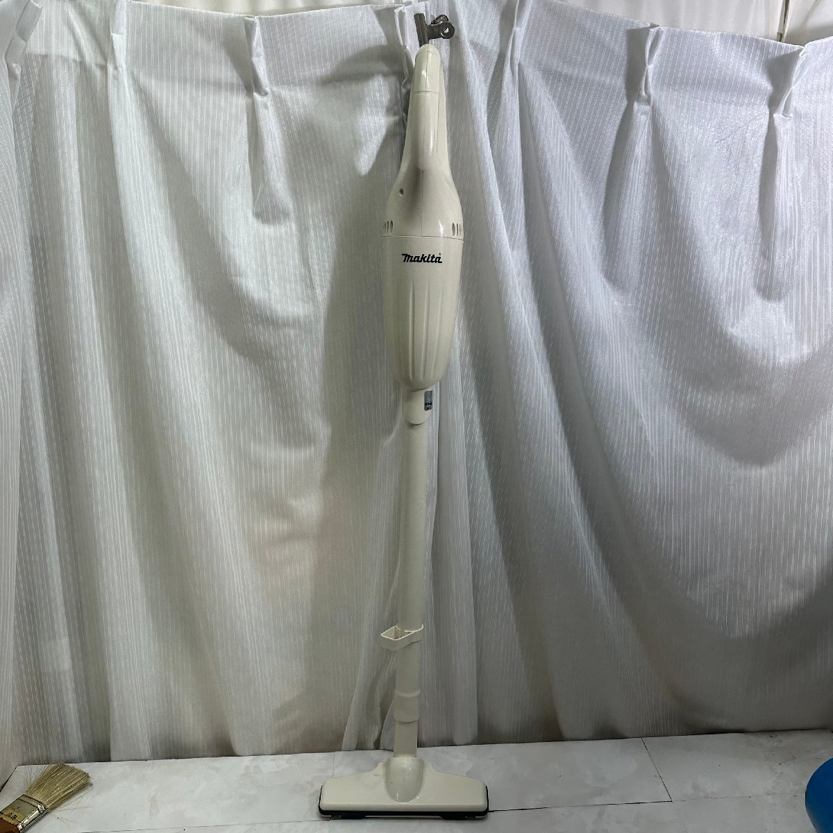 θRθ makita マキタ 充電式クリーナー コードレス掃除機 CL070D バッテリー・バッテリーチャージャー付 θS-251007拍卖