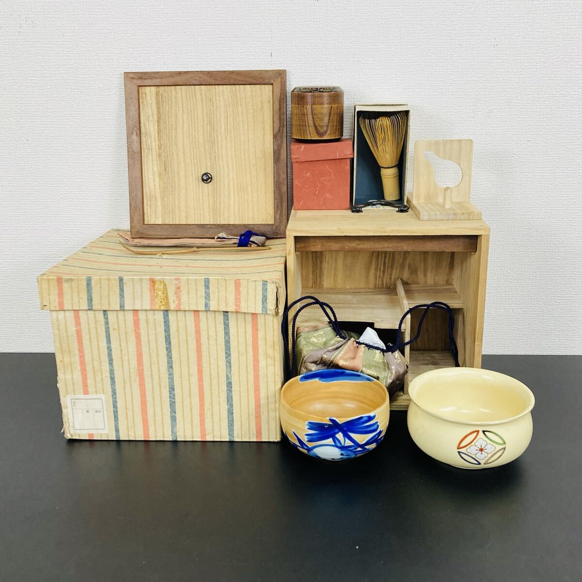 茶道具 短冊箱 茶箱揃 茶箱 セット 茶器 茶道 一式 抹茶碗 茶碗 棗 茶杓 茶筅 柄杓 茶杓 まとめ 拍卖