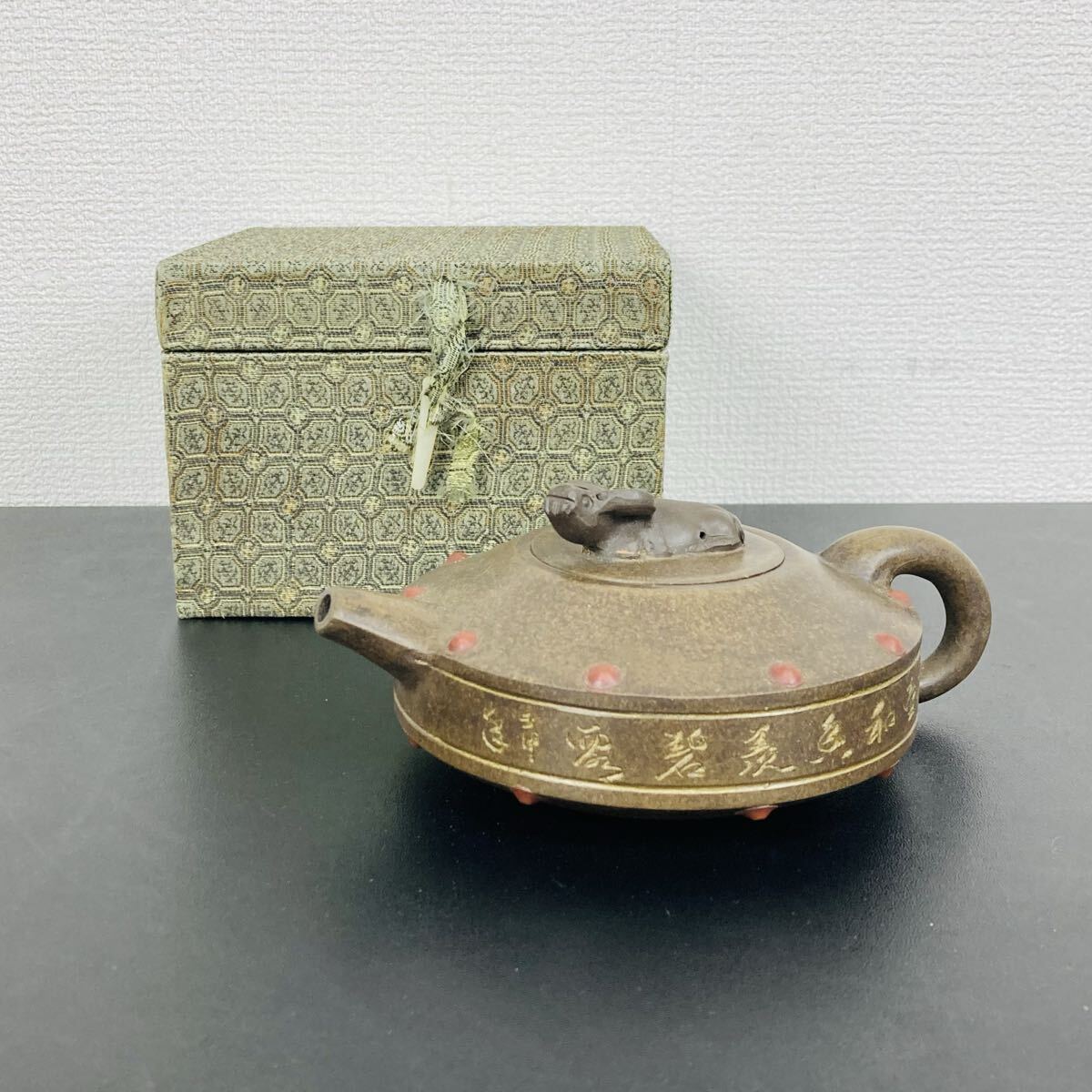 中国茶器 紫砂 紫砂壺 牛 ① 急須 宜興 唐物 煎茶道具 茶道 陶器 焼き物 骨董 ティーポット拍卖