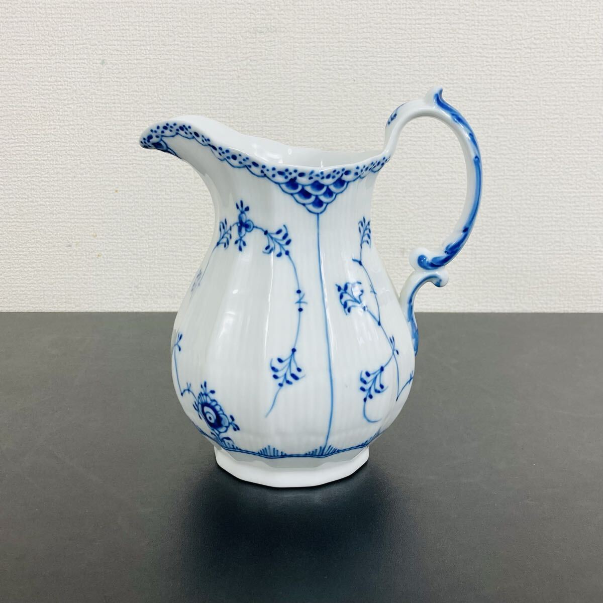 ROYAL COPENHAGEN ロイヤルコペンハーゲン ブルーフルーテッド ハーフレース ピッチャー拍卖