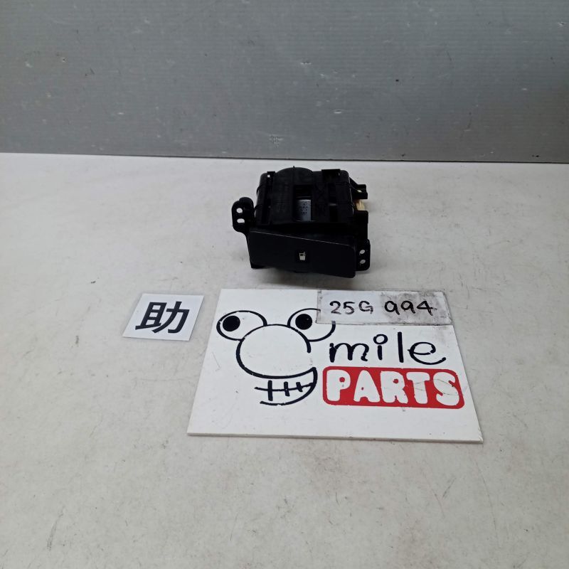 LA110S/LA100S ムーヴ 純正 助手席ドリンクホルダー 1A8-3-7/25G994*同梱不可拍卖