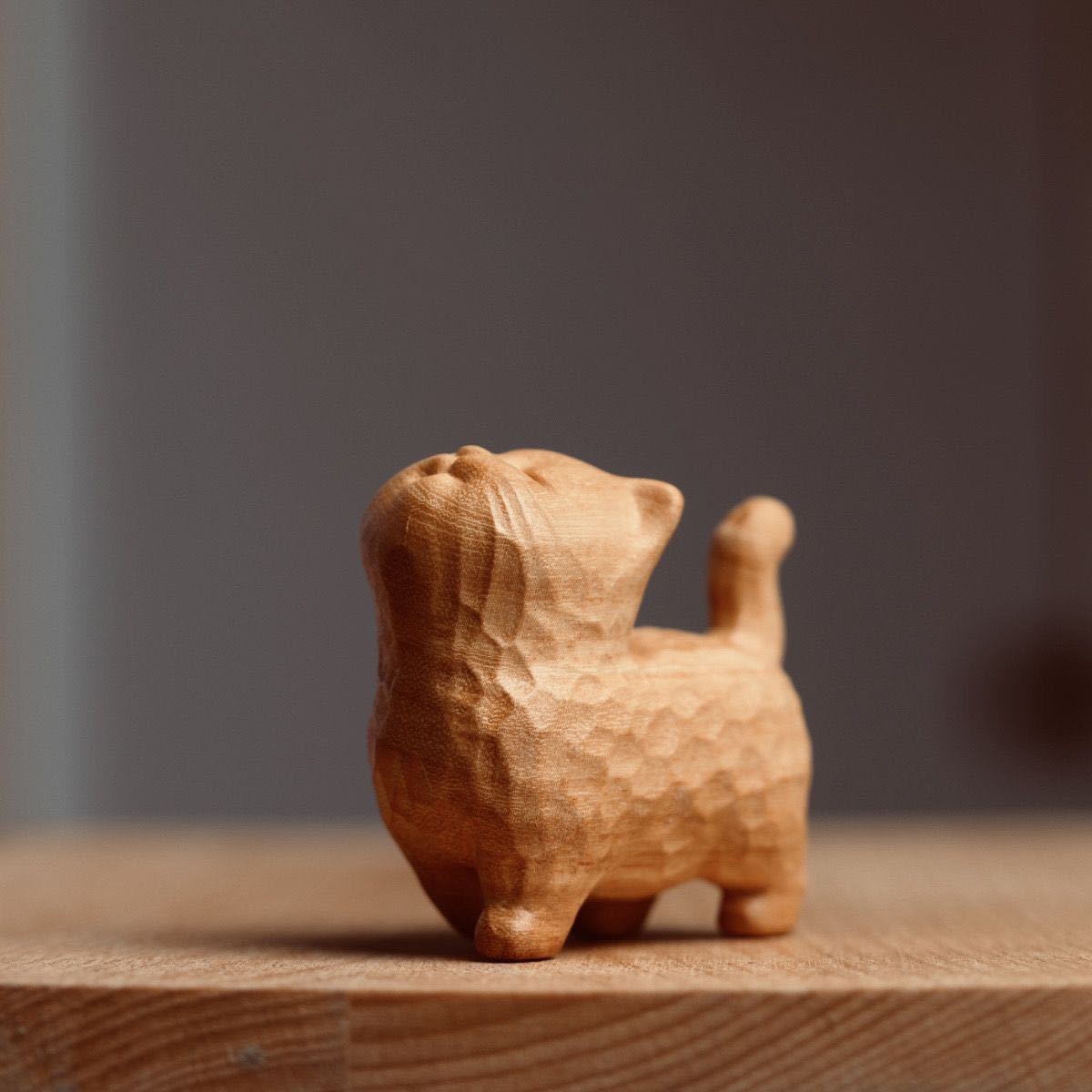 送料無料 超可愛い猫木彫 一刀彫 リアル繊細彫飾り インテリア風水 古美術 サイズ6cmcm天然木拍卖