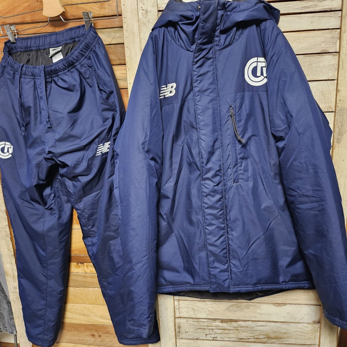 ニューバランス パデットハーフコート ×パデットパンツ 上下セットアップ 定価30030円 中綿 ウィンドブレーカー 防寒 ネイビー Sサイズ拍卖