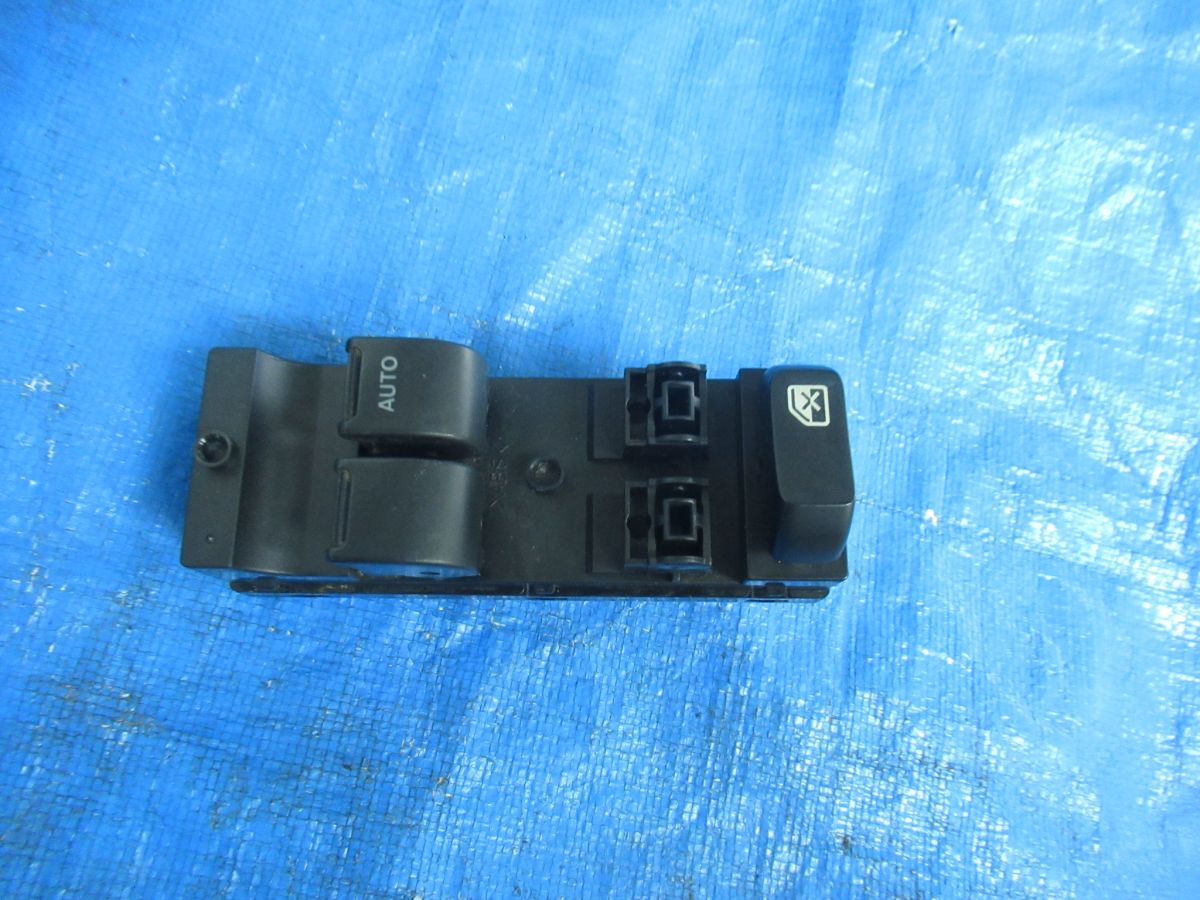 9.5-1 .02 エブリィ DA64V パワーウインドスイッチ パワーウインドウスイッチ 送料600円 ★ エブリー スクラム DG64V拍卖