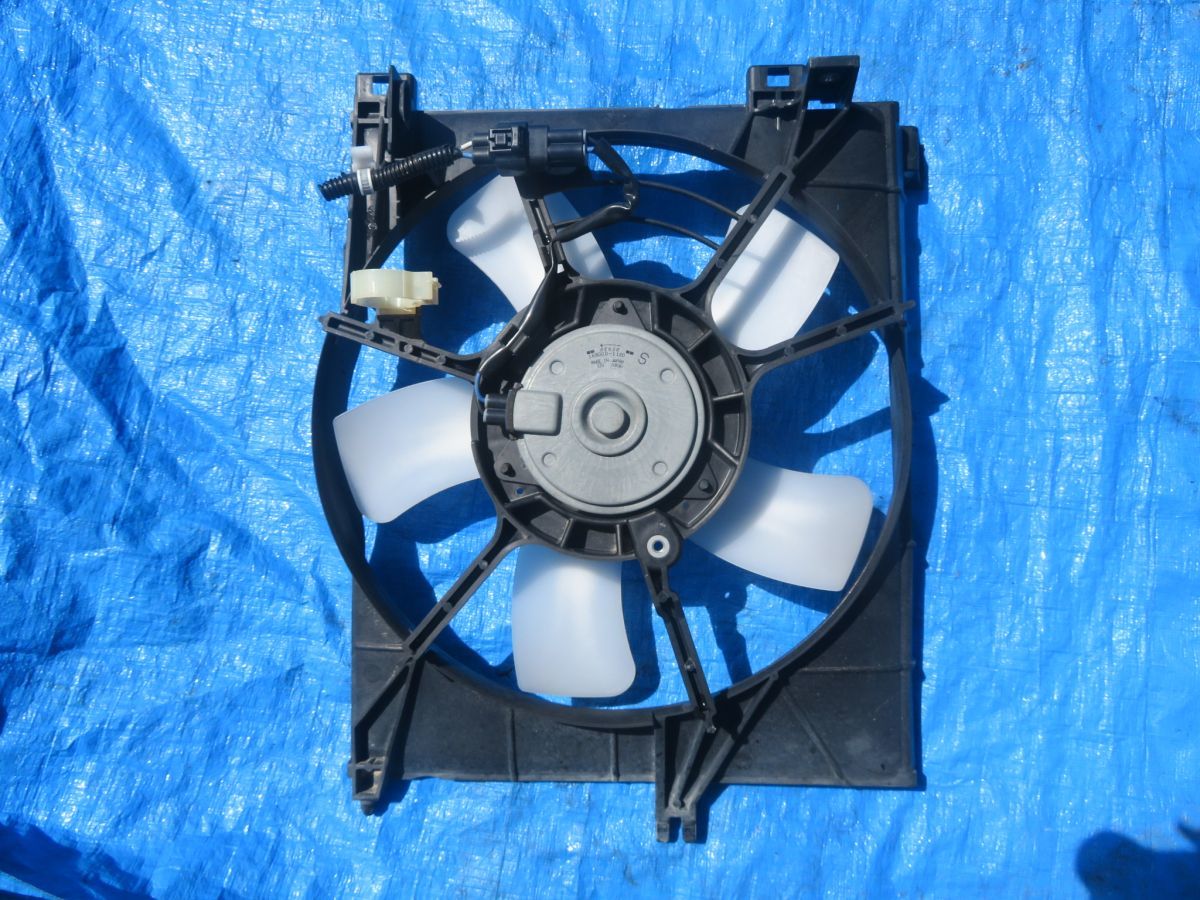 白 SX01 ムーヴ LA100S ラジエーターファン ラジエター電動ファン カスタムターボ ★ LA100S 後期 L175S L575S ミラ L275S拍卖