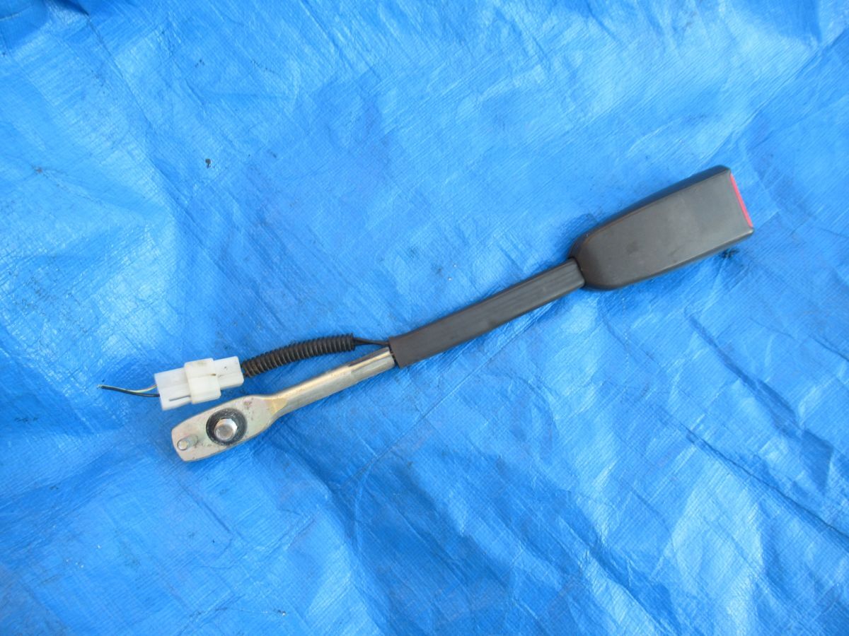 S01 サンバー トラック TV1/TV2/TT1/TT2 運転席 シートベルトバックル キャッチ 受け キャッチャー 受け皿拍卖