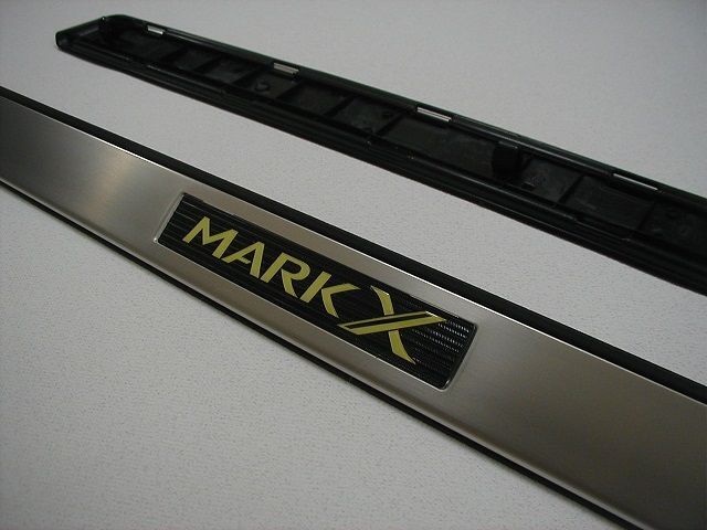 トヨタ純正 ステンレス製スカッフプレート (イエロー車名ロゴ) マークX 130系拍卖