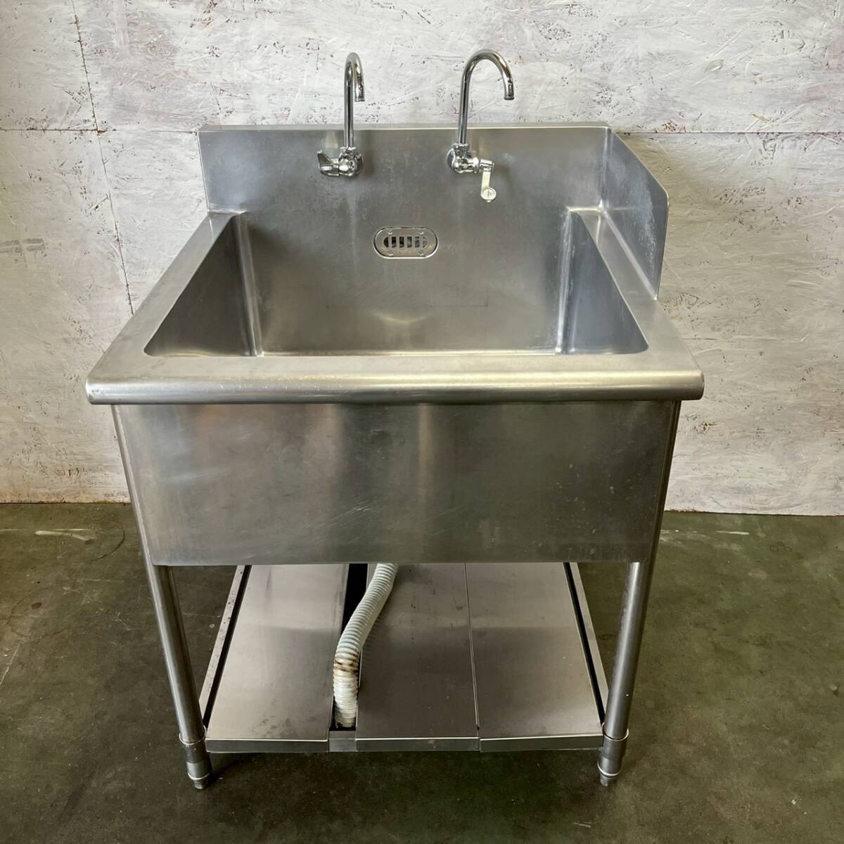 ステンレス製 1槽シンク W750×D750×H800 水栓2本付 厨房 厨房機器 店舗 店舗用品 ステンレスシンク 中段付き バックガード Y2303拍卖