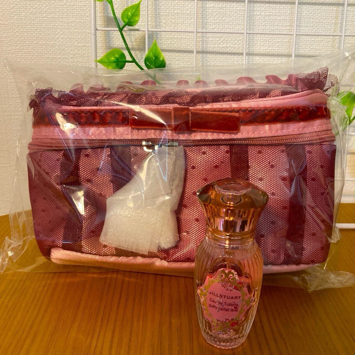 ☆新品☆ ジルスチュアート クリスマスコフレ 2024 ギルティパフェタイム オードトワレ ポーチ拍卖