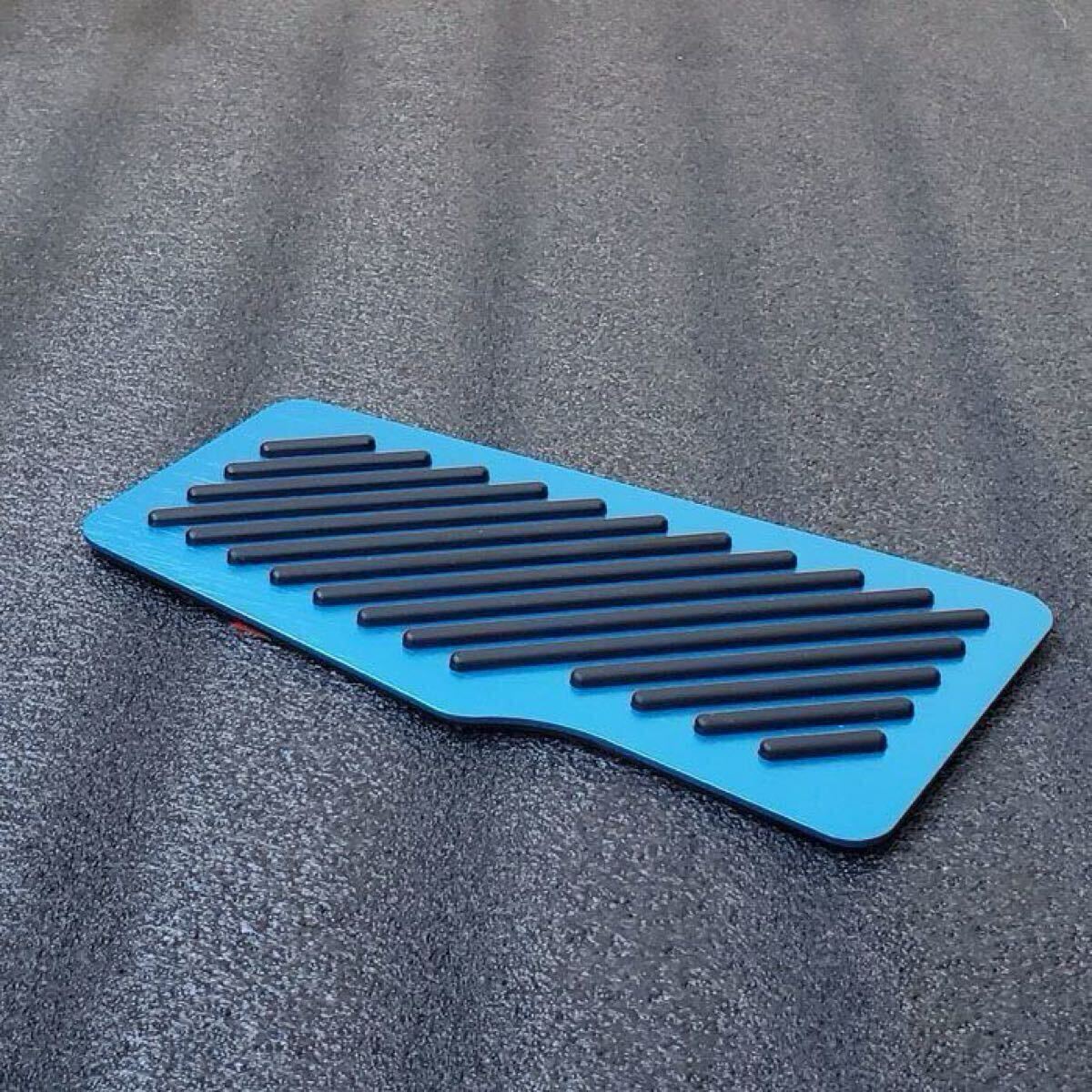 車用アルミペダルカバー  汎用フットペダル TOYOTA HONDA NISAAN フットレスト 新品未使用 青拍卖