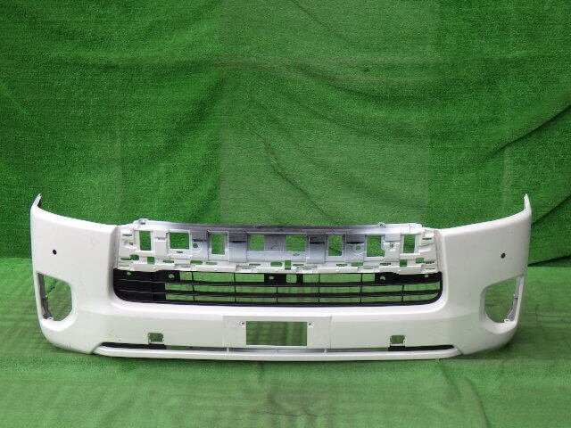 200系 4型 ハイエース (標準) 純正フロントバンパー ロアグリル付 白 パール 52119-26650拍卖