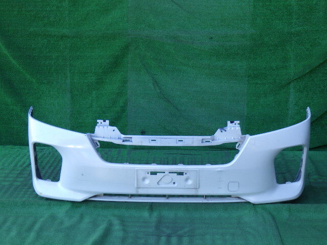 KS2E26 KS4E26 中期 NV350キャラバンワゴン 純正フロントバンパー 白 パール 62022 5YE0H拍卖