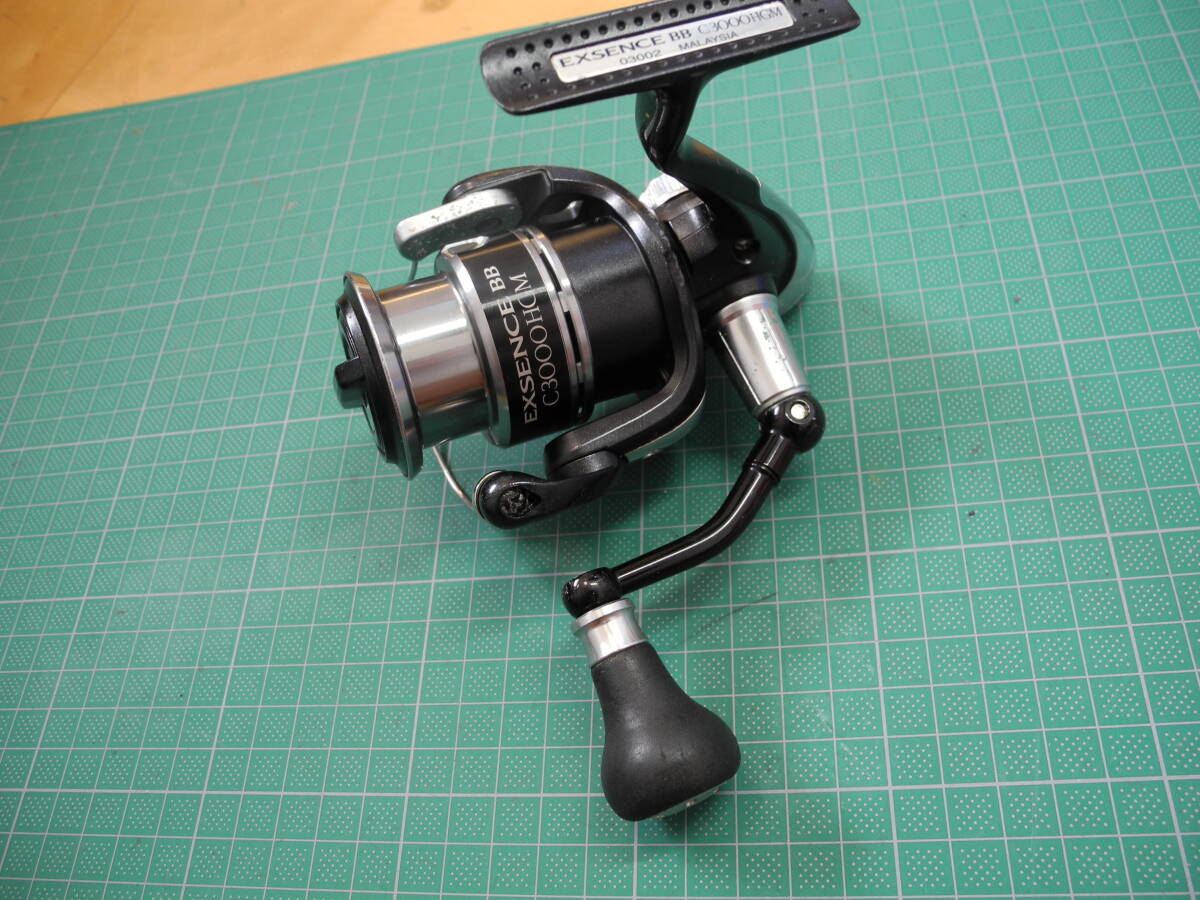 エクスセンスBB C3000HGM そこそこ回転はスムーズです エッジに小傷がありますがラインが引っかかることはありませんでした拍卖