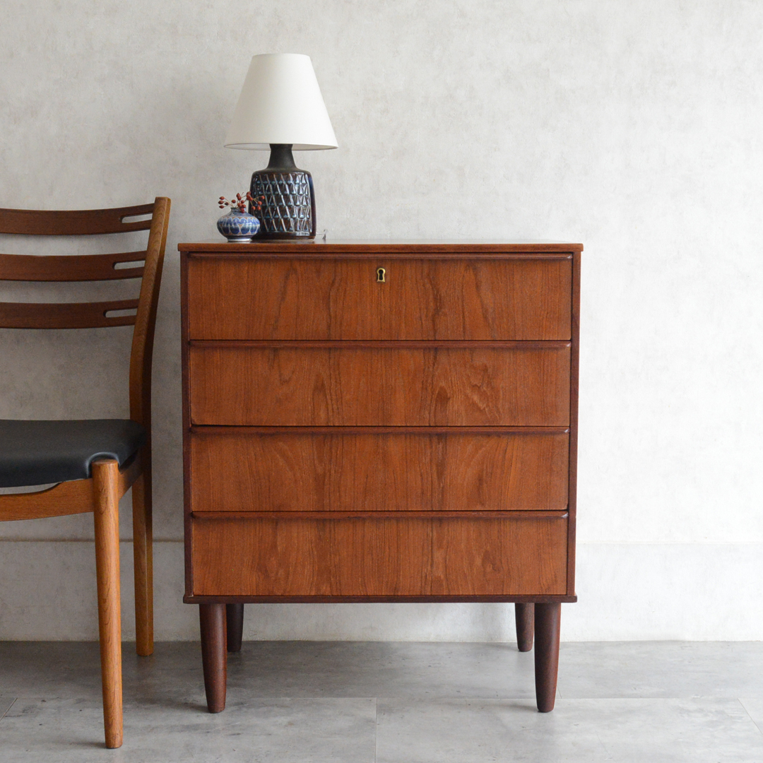 デンマーク 北欧ヴィンテージ チーク 4段チェスト 北欧家具 ミッドセンチュリー 洋タンス 北欧デザイン サイドチェスト メンテナンス済拍卖