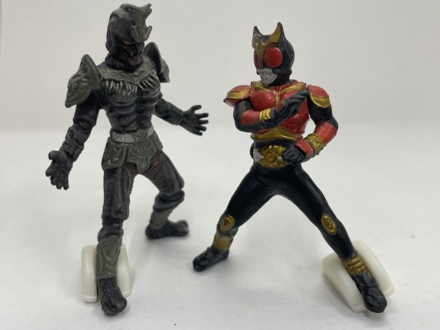 ■★バンダイ 仮面ライダーバトル2 001 仮面ライダークウガライジングマイティVSゴ・ガドル・バ拍卖