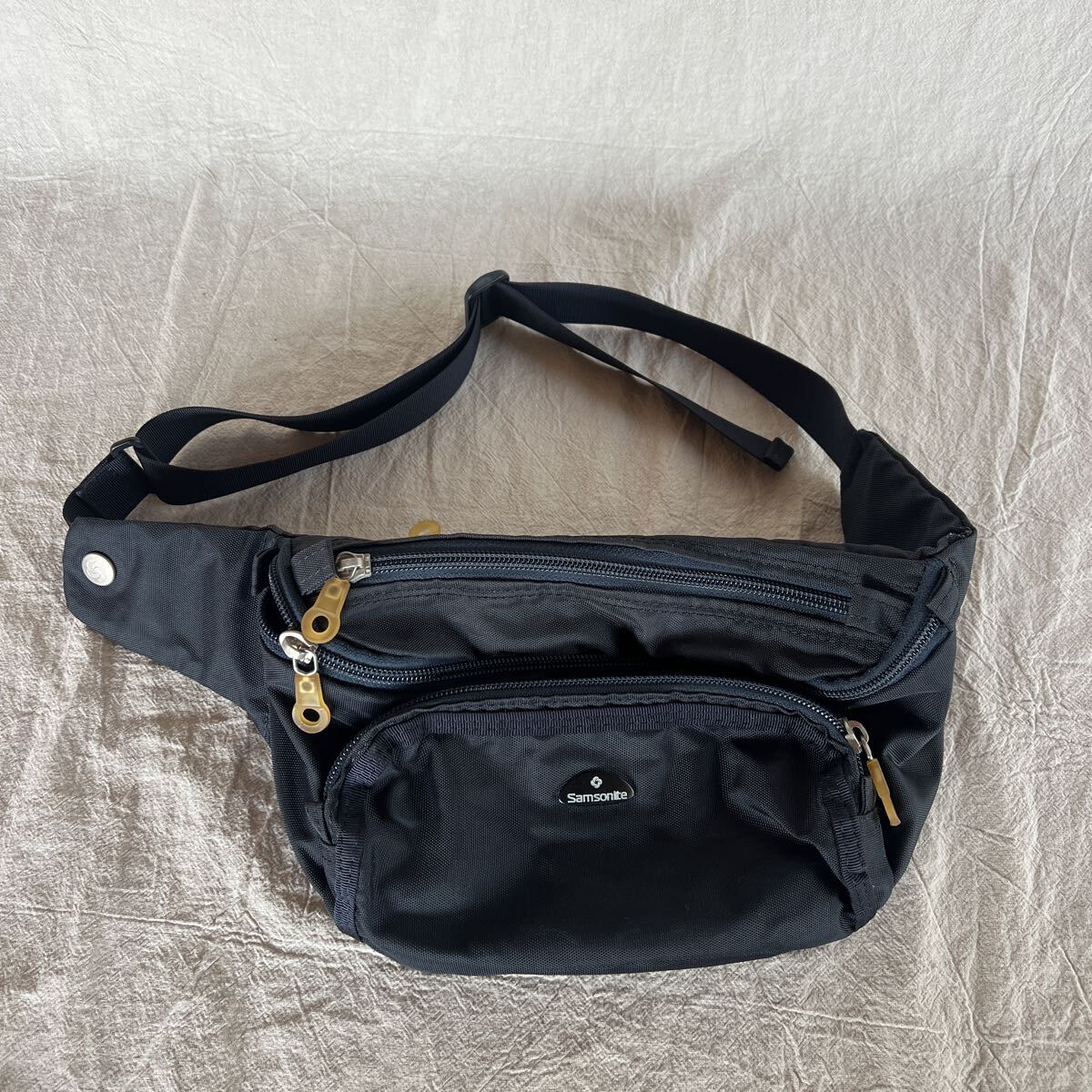 T10-8-6 古い Samsonite サムソナイト ナイロン ショルダーバッグ ウエストポーチ ブラック 黒 ボディバッグ拍卖