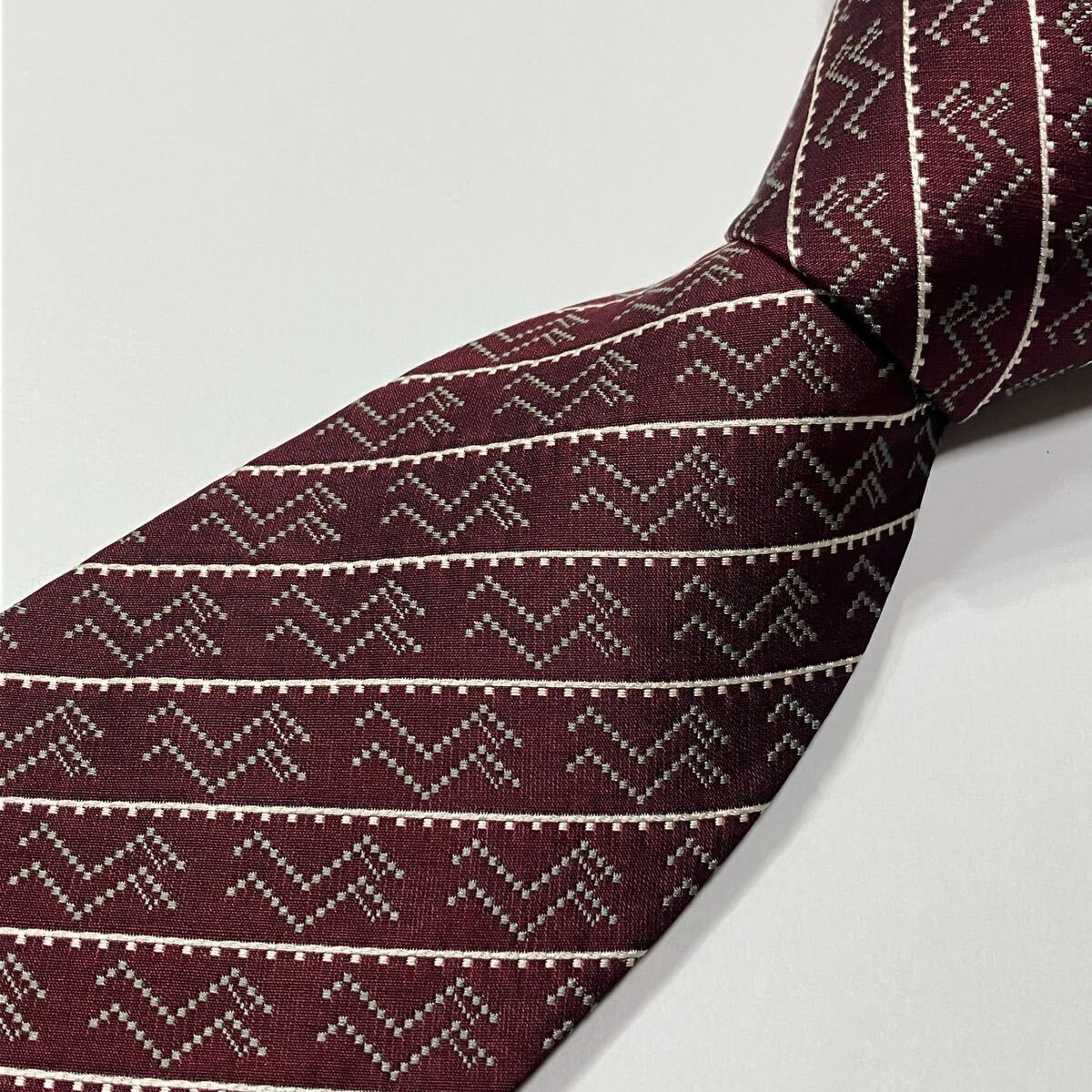 日本ダービー 66th ストライプ ジャガード ヴィンテージ シルク ネクタイ 希少 古着 ワイン 623-3拍卖