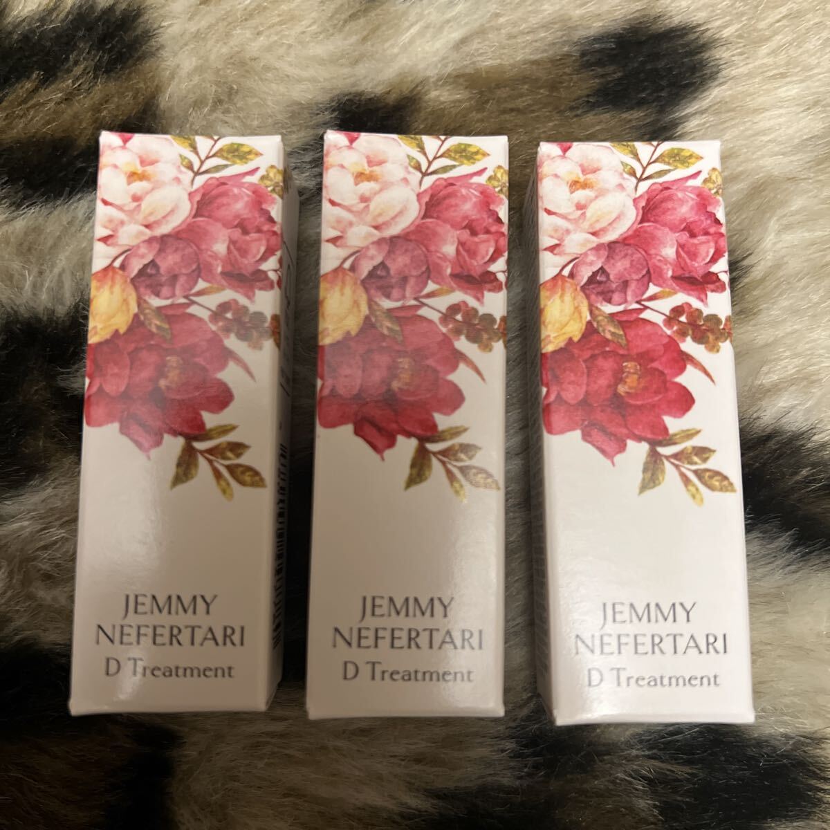 クリスタルジェミー中島香織★ジェミーネフェルタリDトリートメント スティック状美容液リップクリーム3本セット♪拍卖