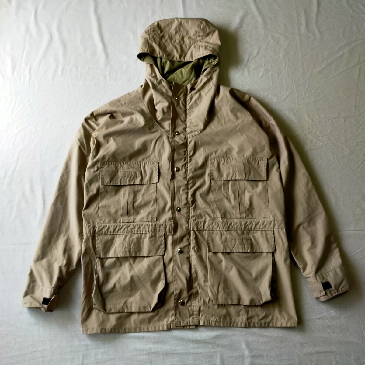 古着 コロンビア マウンテンパーカー 黒タグ 70s ジップアップ拍卖