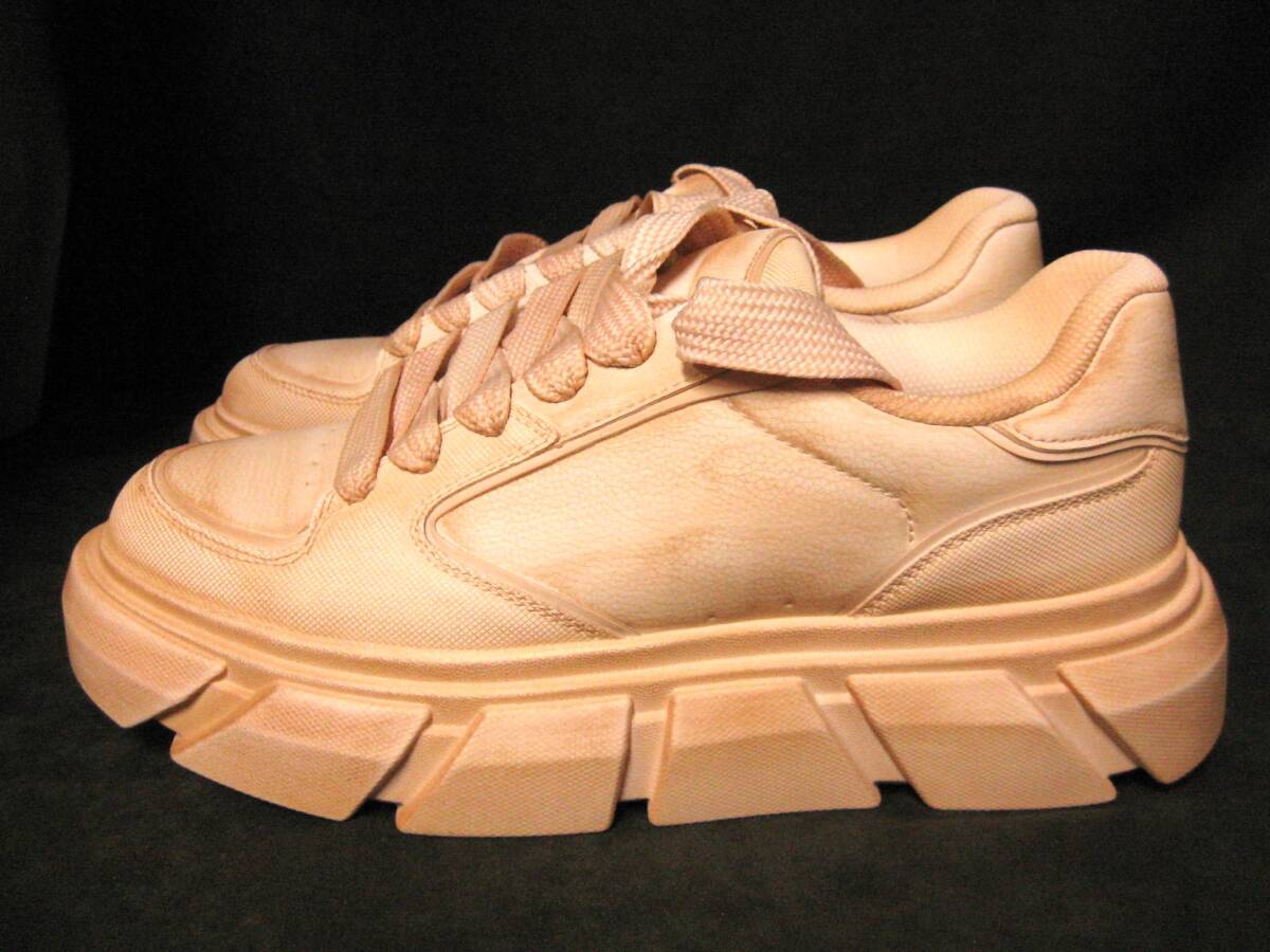 未使用 ZARA ザラ 汚しダメージ加工 厚底スニーカー UK9 (27.5cm)  ベージュ 靴拍卖