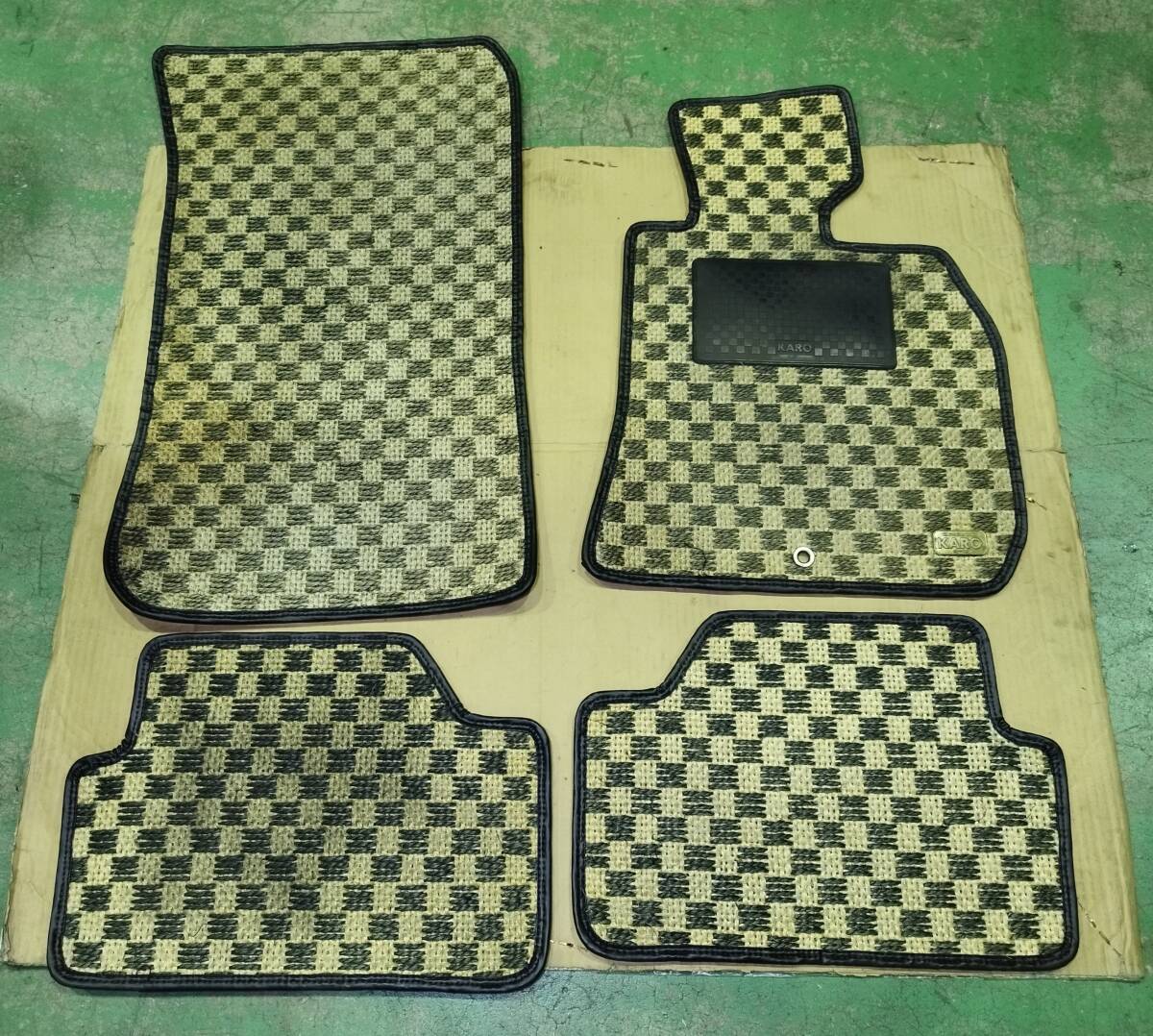 希少 カロ KARO BMW E87 1シリーズ フロアマット フロア カーペット 1台分 シザル SISAL 右ハンドル 4枚 ブラック 高級 前 後 130 120 116拍卖
