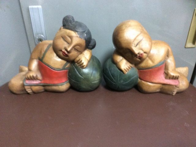 木彫 中国の童子 一対 縁起物 置物 中国 木彫りの人形2体拍卖