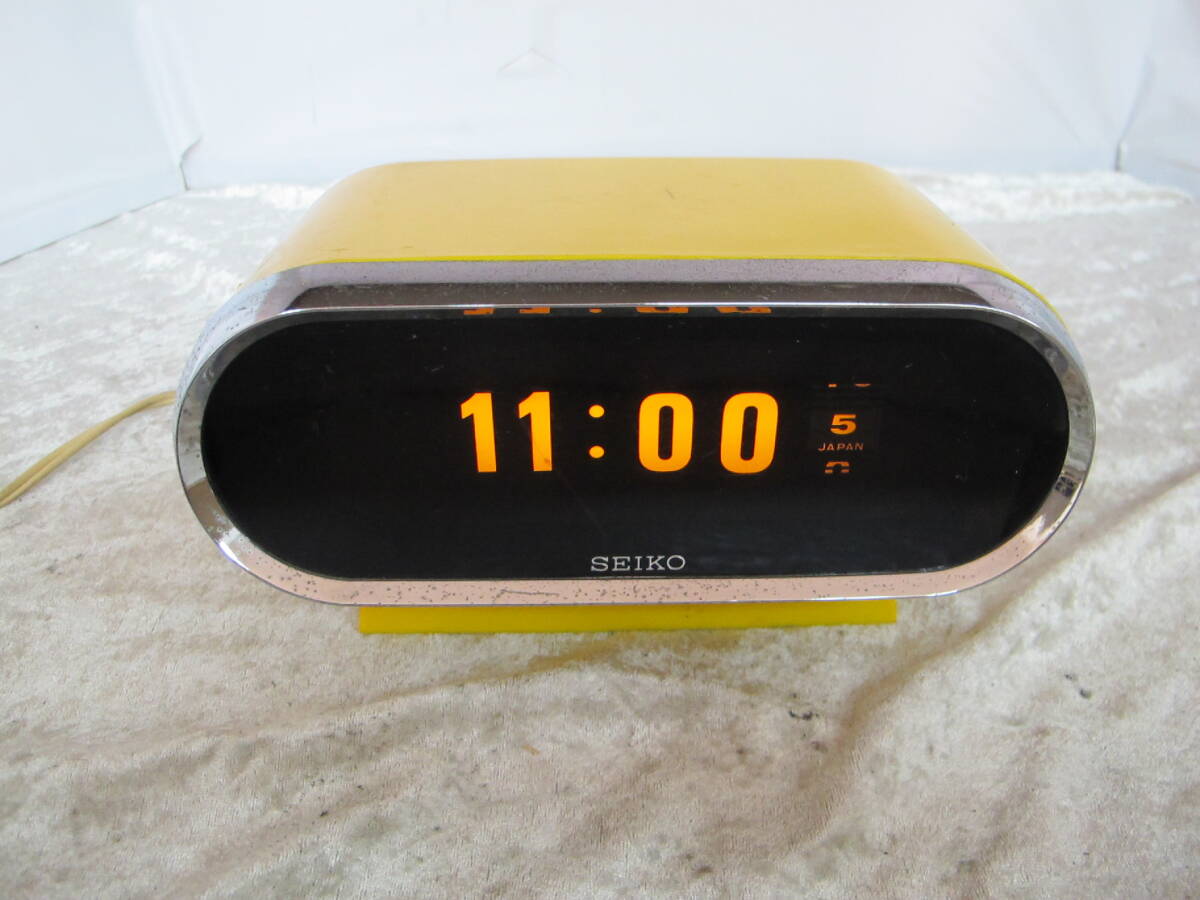 T10-198 SEIKOSHA(精工舎 / セイコー) DIGITAL CLOCK 発光式 デジタル時計 【 DL 301 】 黄色/イエロー系 パタパタ時計 置時計 昭和レトロ拍卖