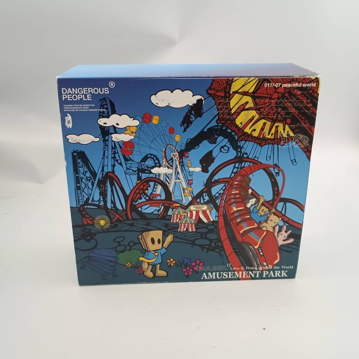 レア Dangerous People Peaceful world アミューズメント パーク カメラ Tシャツ 未使用品拍卖