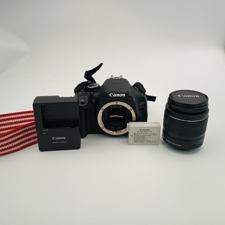 Canon EOS Kiss X5 EF-S 18-55mm F/3.5-5.6 IS 2 デジタル一眼レフカメラ拍卖