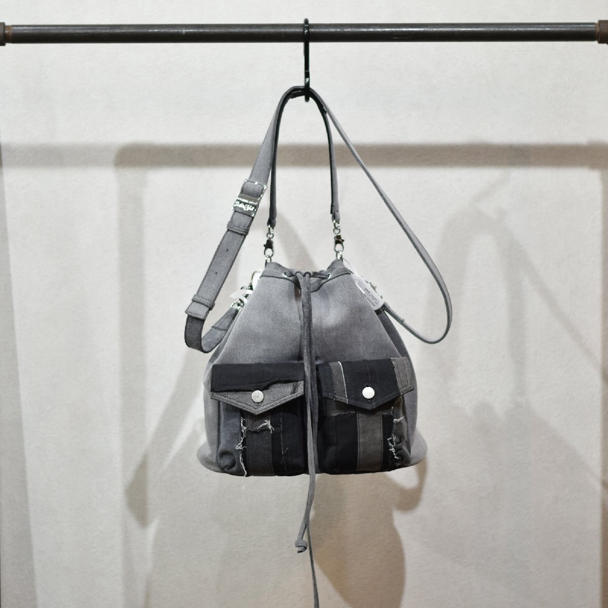 【EMOTIONAL WORLD】 巾着バッグ / Fサイズ / エモーショナルワールド拍卖