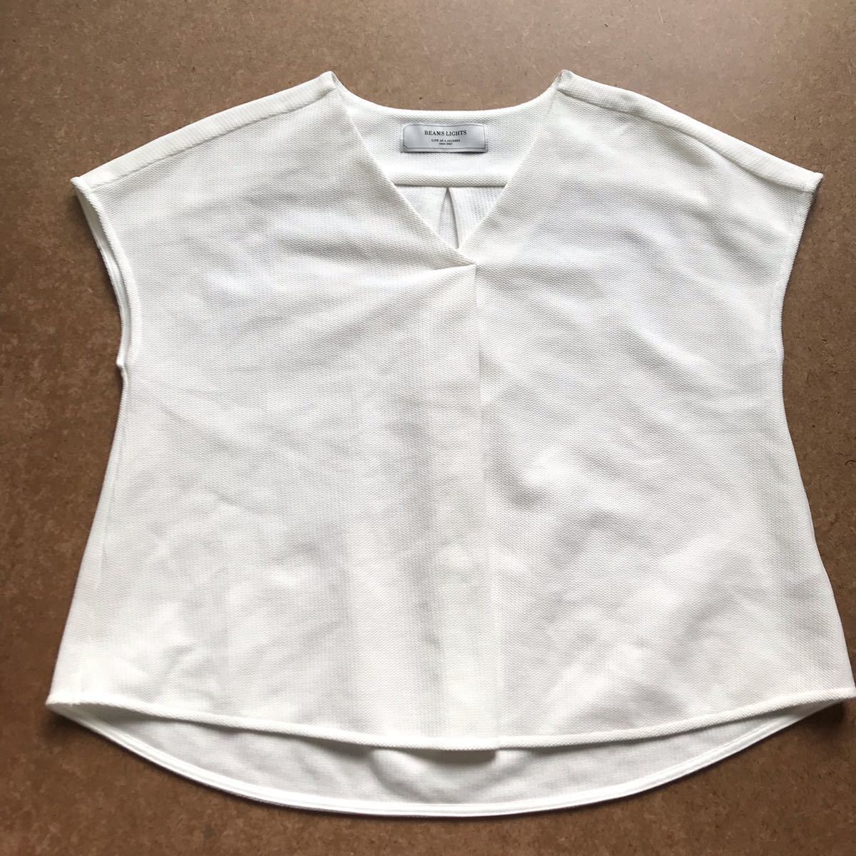 BEAMS LIGHTS Vネックノースリーブニット ホワイト 38 Vネック ノースリーブニット レディース ビームスライト トップス カットソー拍卖