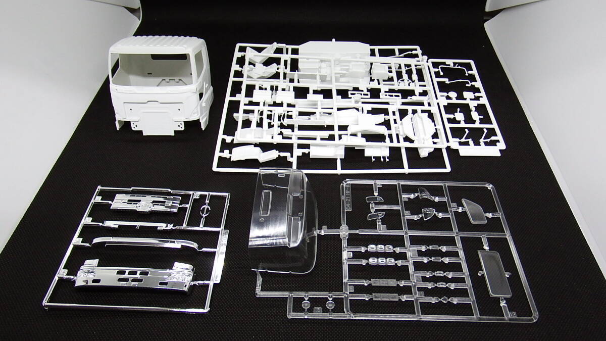 アオシマ 1/32 大型 プロフィア グラプロ キャブ 部品拍卖