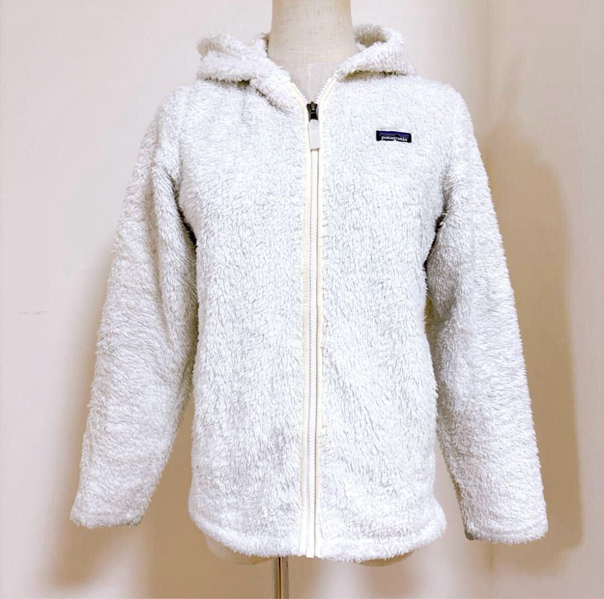 パタゴニア フリース ジャケット XL オフホワイト レディース 美品 Patagonia 古着 アウトドア カジュアル フード付き 冬 極暖 フルジップ拍卖