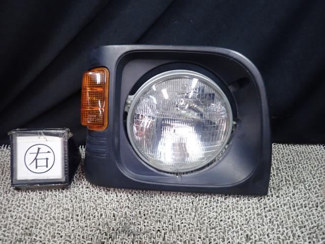 ミニキャブ V-U42T 右ヘッドランプASSY WM4 MB860045拍卖