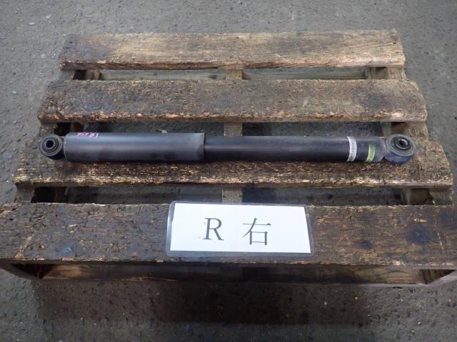 タンク DBA-M910A 右リアショックアブソーバー B82 48530-B9300拍卖