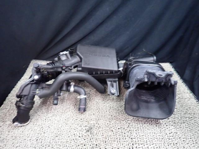 N-BOX 6BA-JF3 エアクリーナーASSY NH902P 17201-5YT-003拍卖