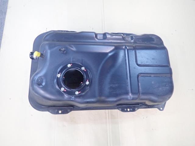 NT100クリッパー EBD-DR16T フューエルタンク 26U 17201-4A00K拍卖