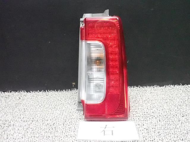 タント DBA-LA600S 右テールランプ R59 81551-B2350拍卖