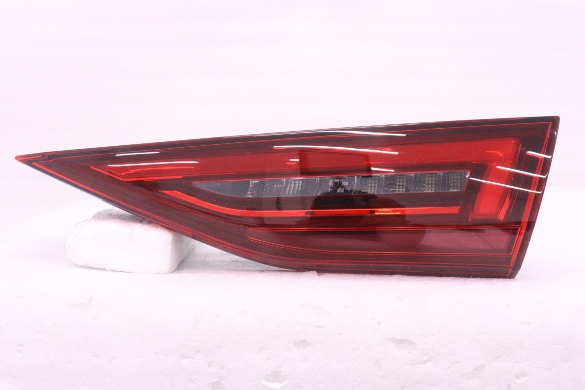 50-416★美品★LED 8Y アウディ A3★右テールライト 8Y0.945.308 純正 AUDI (YM)拍卖